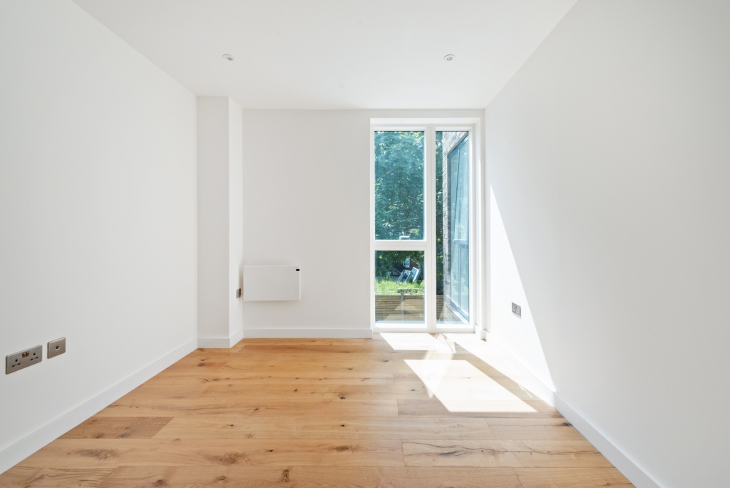 Amelie Mya Apartments, 1 Thomas Hardy  Mews, London SW16 1DQ