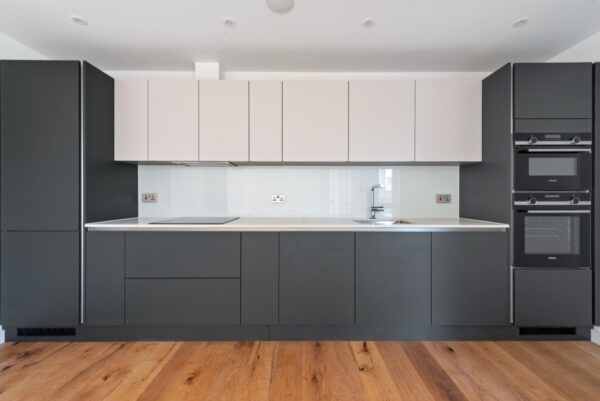 Amelie Mya Apartments, 1 Thomas Hardy  Mews, London SW16 1DQ