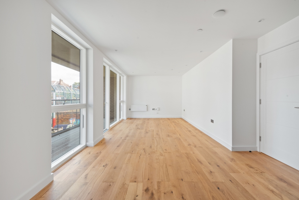 Amelie Mya Apartments, 1 Thomas Hardy  Mews, London SW16 1DQ